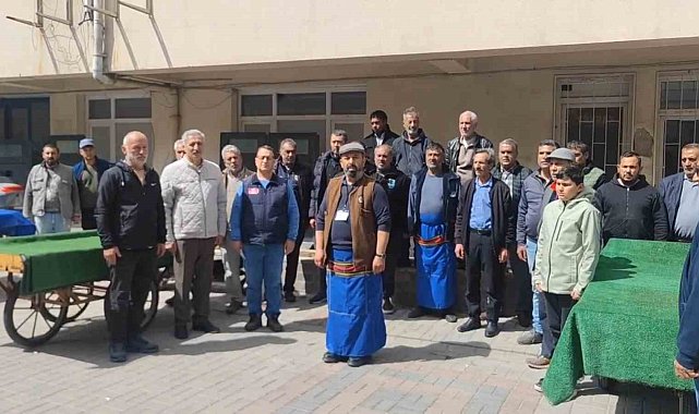 Şarköy'de seyyar satıcılardan belediye önünde açıklama