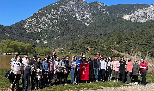 Şehzadeler'de doğaseverler yürüyüşte buluştu