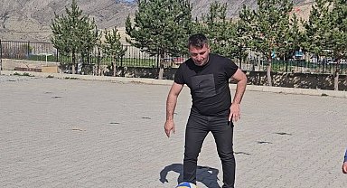 Şelale'nin "Yetenekli" müdürü: Topu iki defa potaya, kendini öğrencilerinin gönüllerine soktu