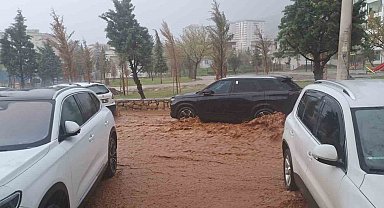 Silvan'ı sel vurdu
