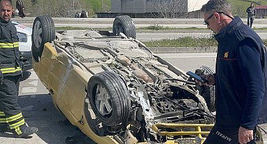 Sinop'ta kontrolden çıkan otomobil takla attı: 1 yaralı