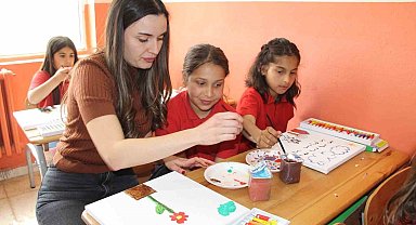 Şırnak'ta çocukların dilekleri 106 balonla gökyüzüne taşındı