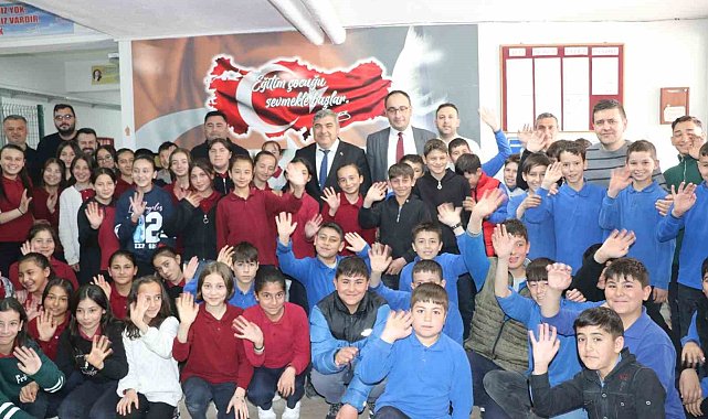 Sünnetci okul programlarına devam ediyor