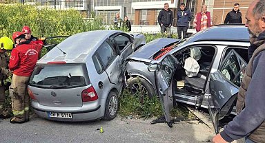 Susurluk'ta çift taraflı trafik kazası: 4 kişi yaralandı