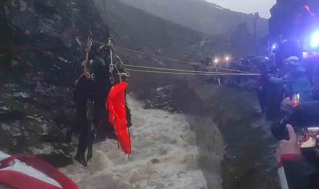 Tatvan'daki mikser kazasında sürücü hayatını kaybetti