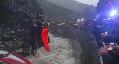 Tatvan'daki mikser kazasında sürücü hayatını kaybetti