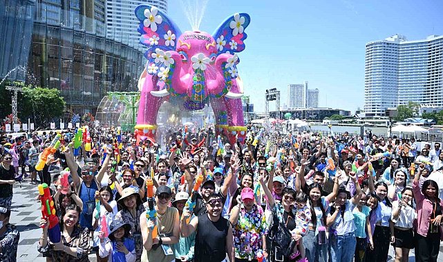 Tayland'ın en büyük bayramı Songkran Su Festivali başladı