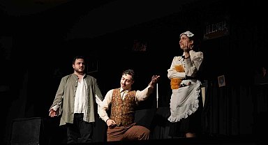 Tiyatronun kalbi İzmir Ekonomi'de attı