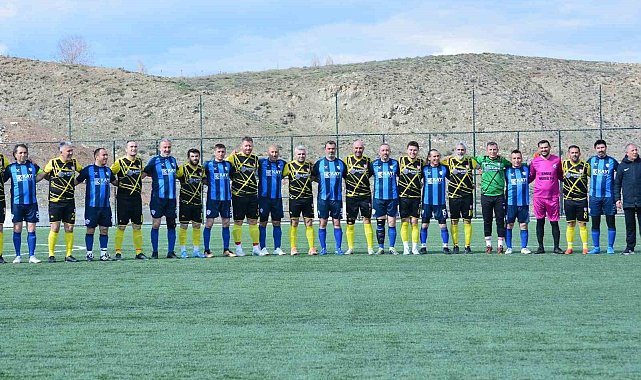 TMVFL Batı Karadeniz Beyaz Bölge'de kupanın sahibi Kastamonu Şerife Bacı Masterlar oldu