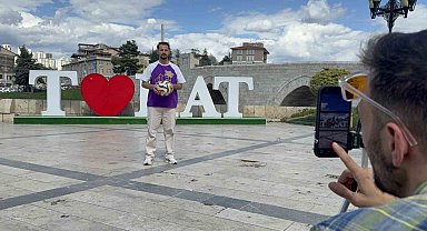 Tokat'ın tarihini futbol şovuyla tanıtıyor