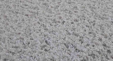 Tomarza'da dolu etkili oldu