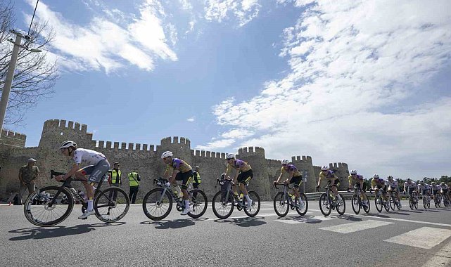Tour Of Mersin'in ilk etabı Anamur'dan başladı, sporcular 118 kilometre pedalladı