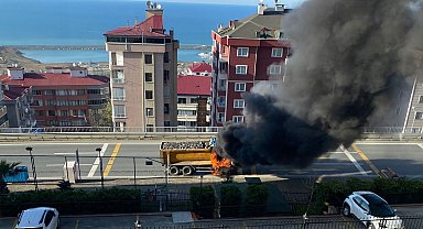 Trabzon'da taş kamyonu yangını korkuttu
