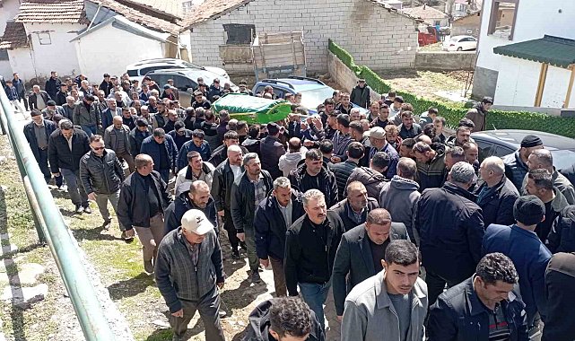 Traktörden düşerek hayatını kaybeden çocuk son yolculuğuna uğurlandı