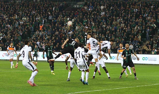 Trendyol Süper Lig: Kocaelispor: 0 - Başakşehir: 0
