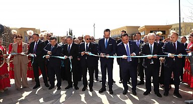 Türkistan'da "Hoca Ahmet Yesevi Yolunda Ahilik" sempozyumu geniş katılımla düzenlendi