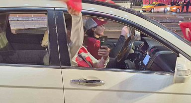 Türkiye'nin 24 yıl sonra Dünya Kupasına gitmesi Ankara'da coşku ile kutlandı