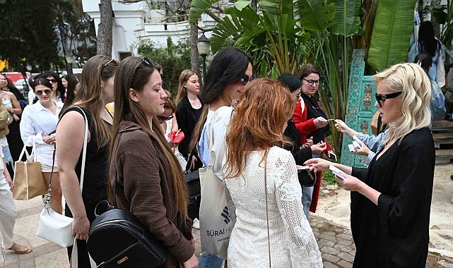 Ukrayna'dan gelen 100 seyahat acentesi yetkilisi Kemer turizmi hakkında bilgi aldı