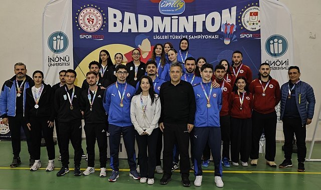 ÜNİLİG Badminton'da Şampiyon BEUN