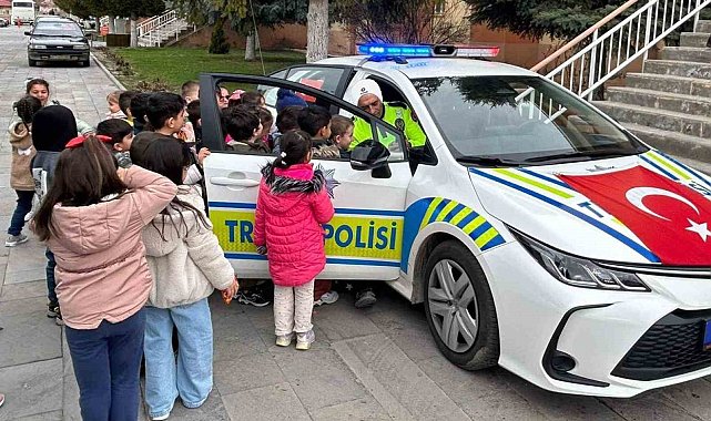 Üzümlü'de anaokulu öğrencilerinden emniyete ziyaret