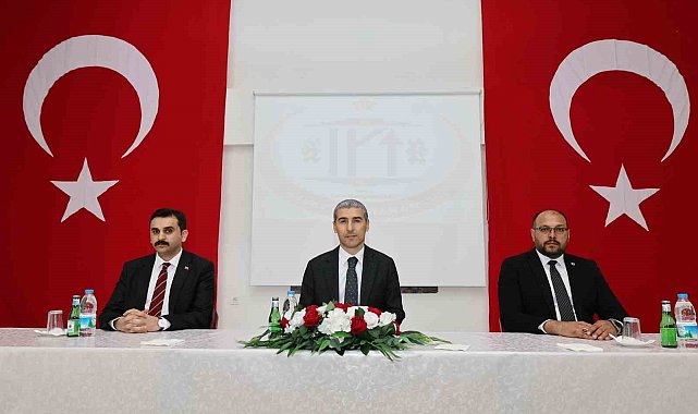 Vali Aktaş, kamu hizmetlerinin verimli olması için iş birliğine dikkat çekti