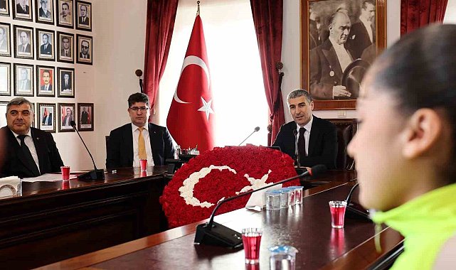 Vali Aktaş: "Sporda ve eğitimde başarı gösteren gençler şehrin en kıymetli hazinesidir"