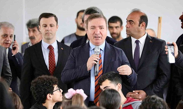 Vali Aydoğdu'dan gençlere hem değer hem spor vurgusu