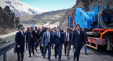 Vali Taşyapan heyelan bölgesinde