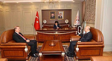 Vali Varol koltuğunu Özgür Kaşıyuğun'a devretti