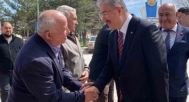 Vali Yılmaz, Alpu'da hem vatandaşla buluştu, hem çalışmaları denetledi