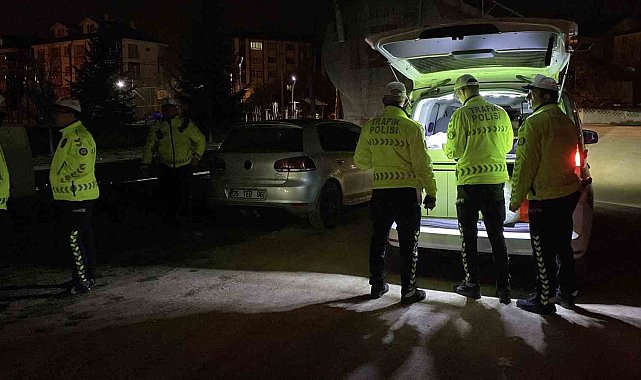 Vatandaşların ihbarı üzerine yakalandı: Abartı egzozlu araç trafikten men edildi