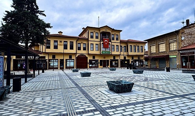 Veli Paşa Hanı önündeki meydanın ismi resmileşti