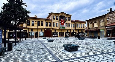 Veli Paşa Hanı önündeki meydanın ismi resmileşti