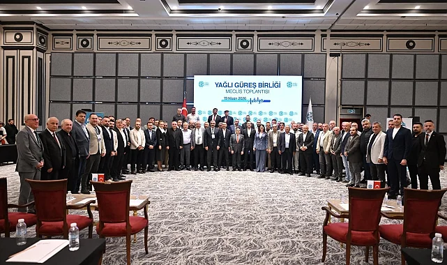 Yağlı Güreş Birliği'nde Ahmet Akın yeniden başkan seçildi