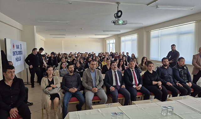 Yalvaç'ta bağımlılıkla mücadele panelinde toplumsal farkındalık mesajı verildi