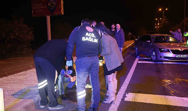 Yardım için durdular, kendilerine küfür edilince alkollü sürücüyü ve arkadaşını darp ettiler