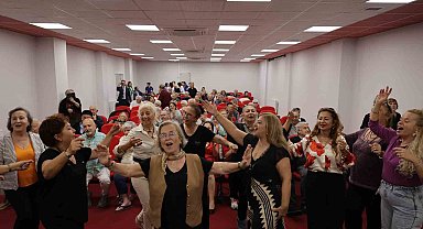 Yaşam Evi sakinleri müzik ve dansla eğlenceli zaman geçirdi