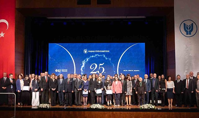 Yaşar Üniversitesi'nde 25'nci yıl gururu