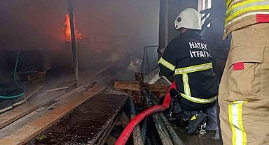 Yayladağı'nda müstakil evden alevler yükseldi