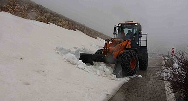 Yoğun kar nedeniyle kapalı olan Nemrut Dağı yolu açılıyor