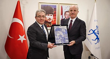 YÖK Başkanı Özvar İzmir'de rektörlerle buluştu