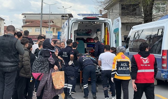 Yolun karşı tarafına geçmeye çalışan 9 yaşındaki çocuğa otomobil çarptı