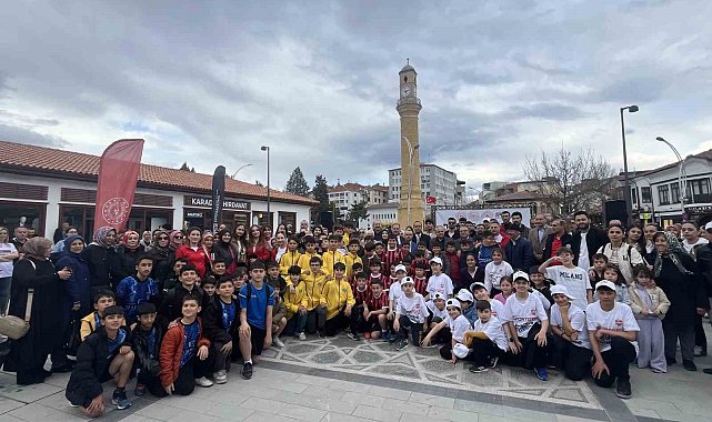 Yüzlerce kişi sağlıklı yaşama dikkat çekmek için yürüdü