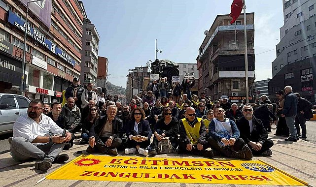 Zonguldak'ta sendikalardan oturma eylemi