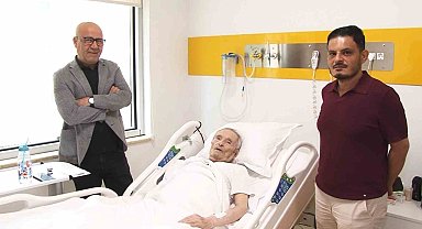 18 yıldır nakil kalbiyle yaşıyor: Üç bypasslı hastaya riskli pil operasyonu