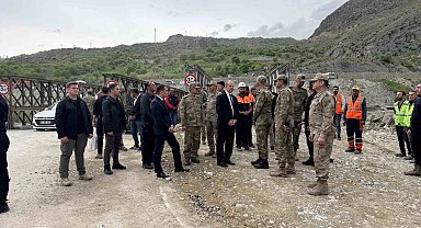 2. Ordu Komutanı Topaloğlu Hakkari-Van yolundaki çalışmaları inceledi