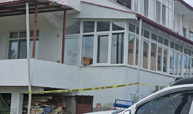 28 yaşındaki genç evinde ölü bulundu, kız arkadaşı gözaltında