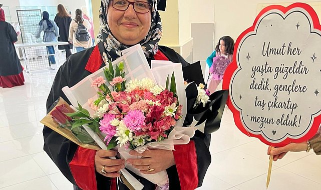35 yıl sonra eğitim hayatına döndü, üniversite mezuniyetinin sevincini yaşadı