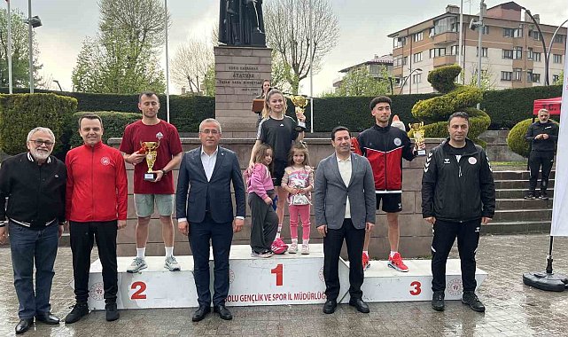 'Bolu'nun babası' İzzet Baysal anısına düzenlenen "Şükran Günleri" koşuyla başladı