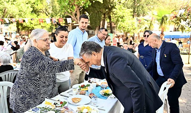 'Vatan sağ olsun' diyen şehit anneleri unutulmadı
